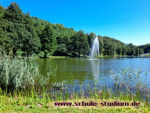 Weiher Saarbrcken im Deutsch-Franzsischen Garten. Seen im Saarland