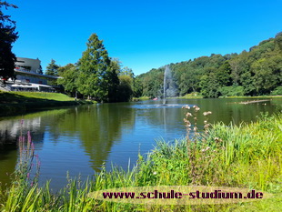 Weiher Saarbrücken im Deutsch-Französischen Garten. Seen im Saarland