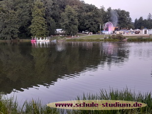 Weiher Saarbrücken im Deutsch-Französischen Garten. Seen im Saarland