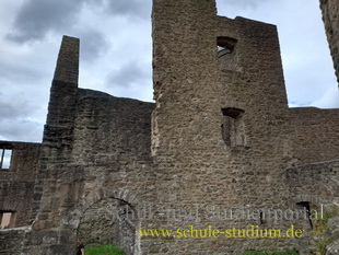 Die Burg/Burgruine Lichtenberg im Landkreis Kusel in Rheinland-Pfalz